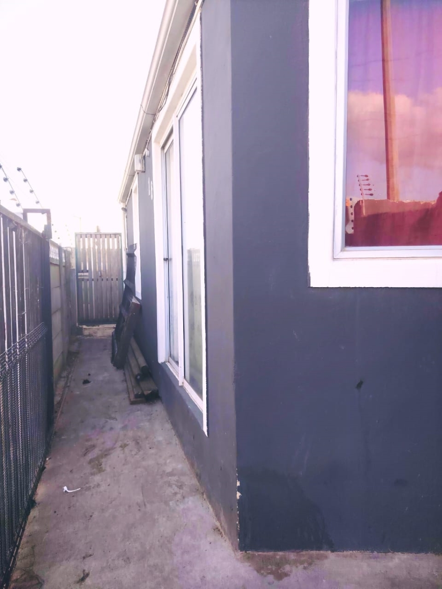 3 Bedroom Property for Sale in Sercor Park Western Cape